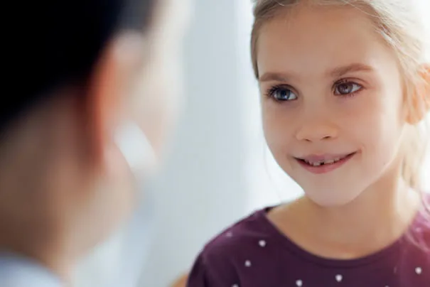 kid-with-dermatologist